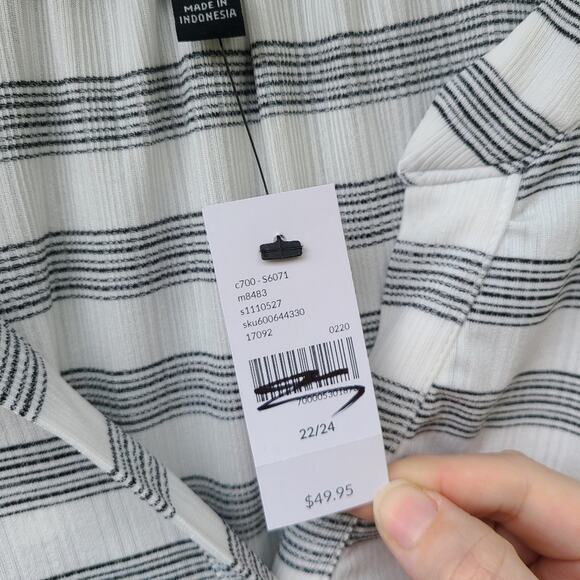 Lane Bryant Striped Button Front Top B/W NWT - Picture 4 of 11